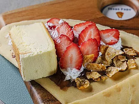 딸기 치즈케이크 크레페